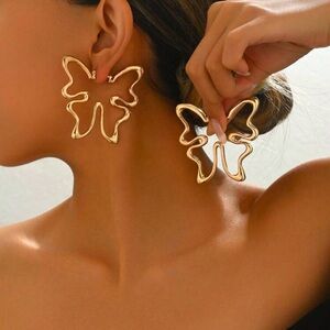 2/$30🌵 Gold Butterfly Shaped Earrings Outline Boho Hippie Metallic Jewelry NEW